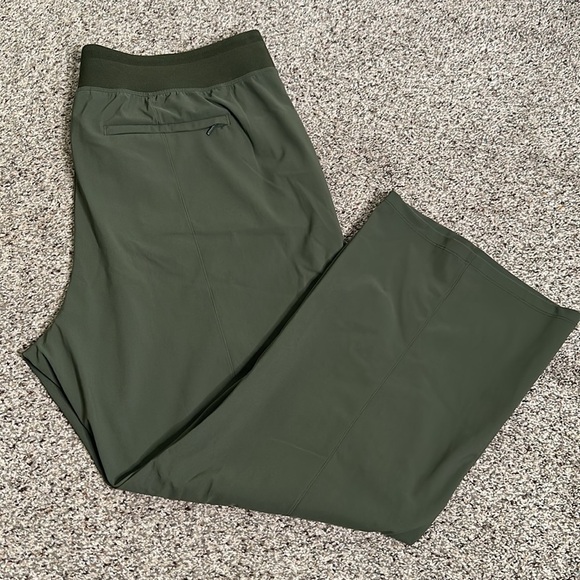 Athleta army green pants size 18 - Picture 10 of 10